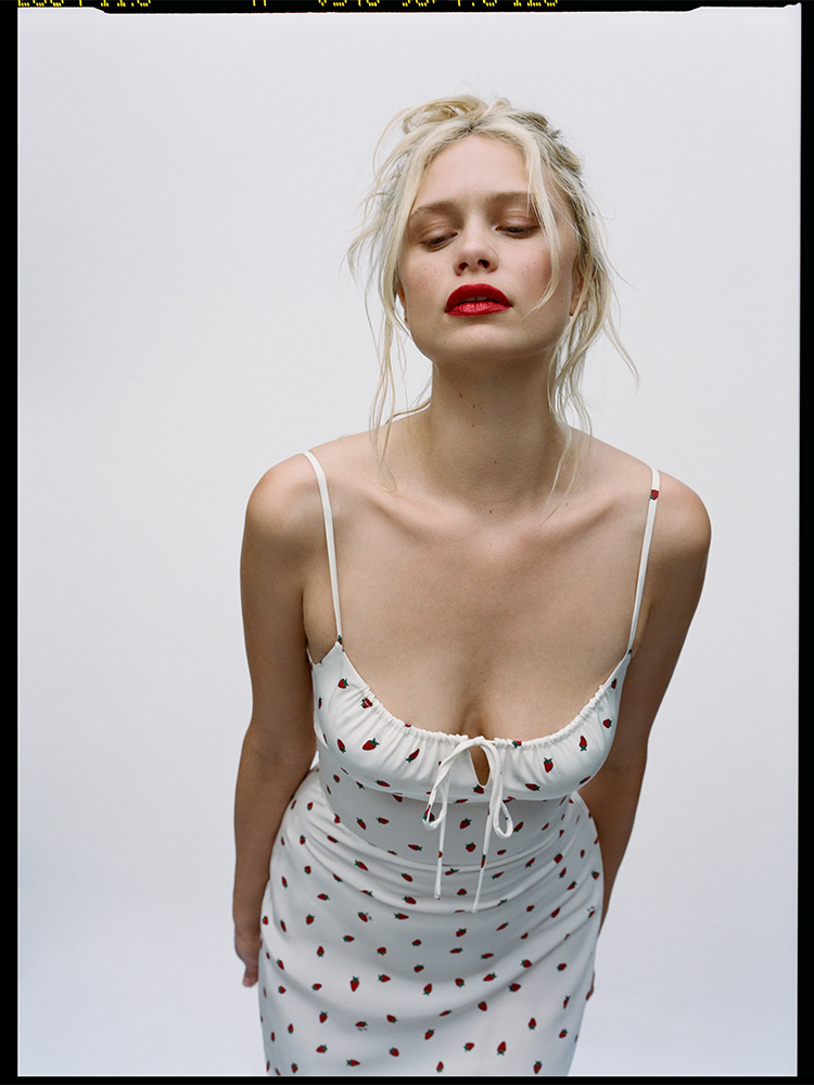The Alba - White Strawberry